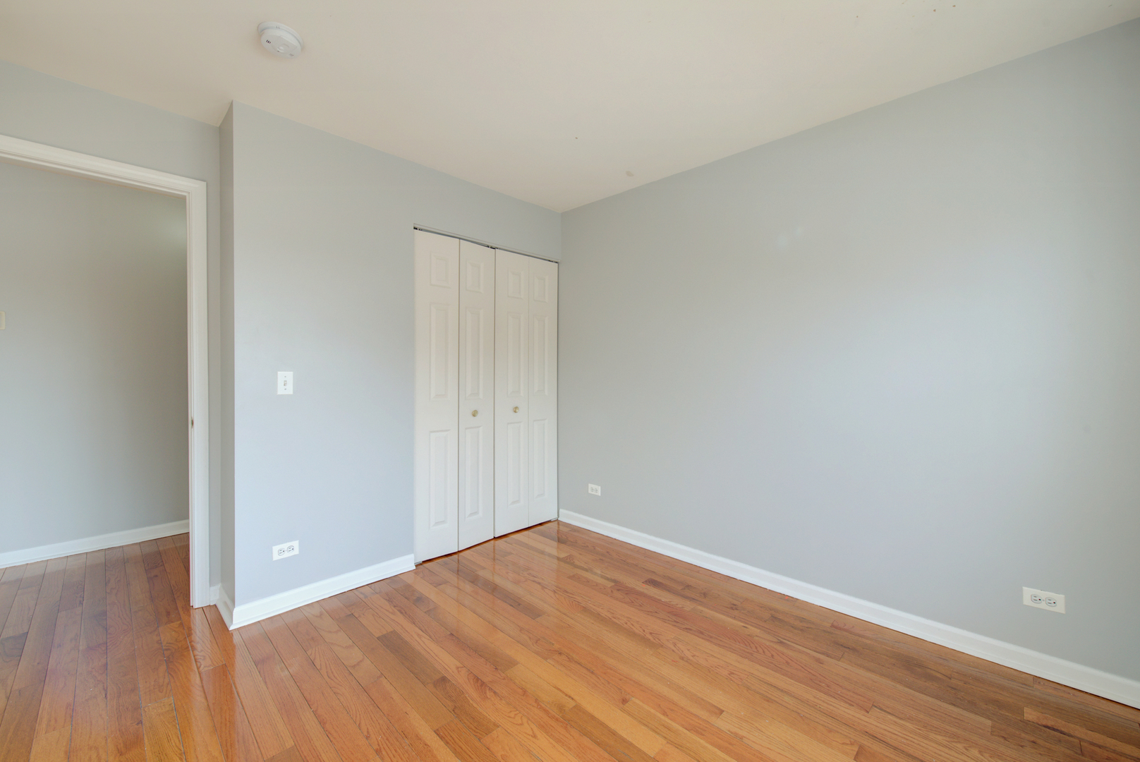 974 N Village Drive #4, Round Lake Beach, IL 60073