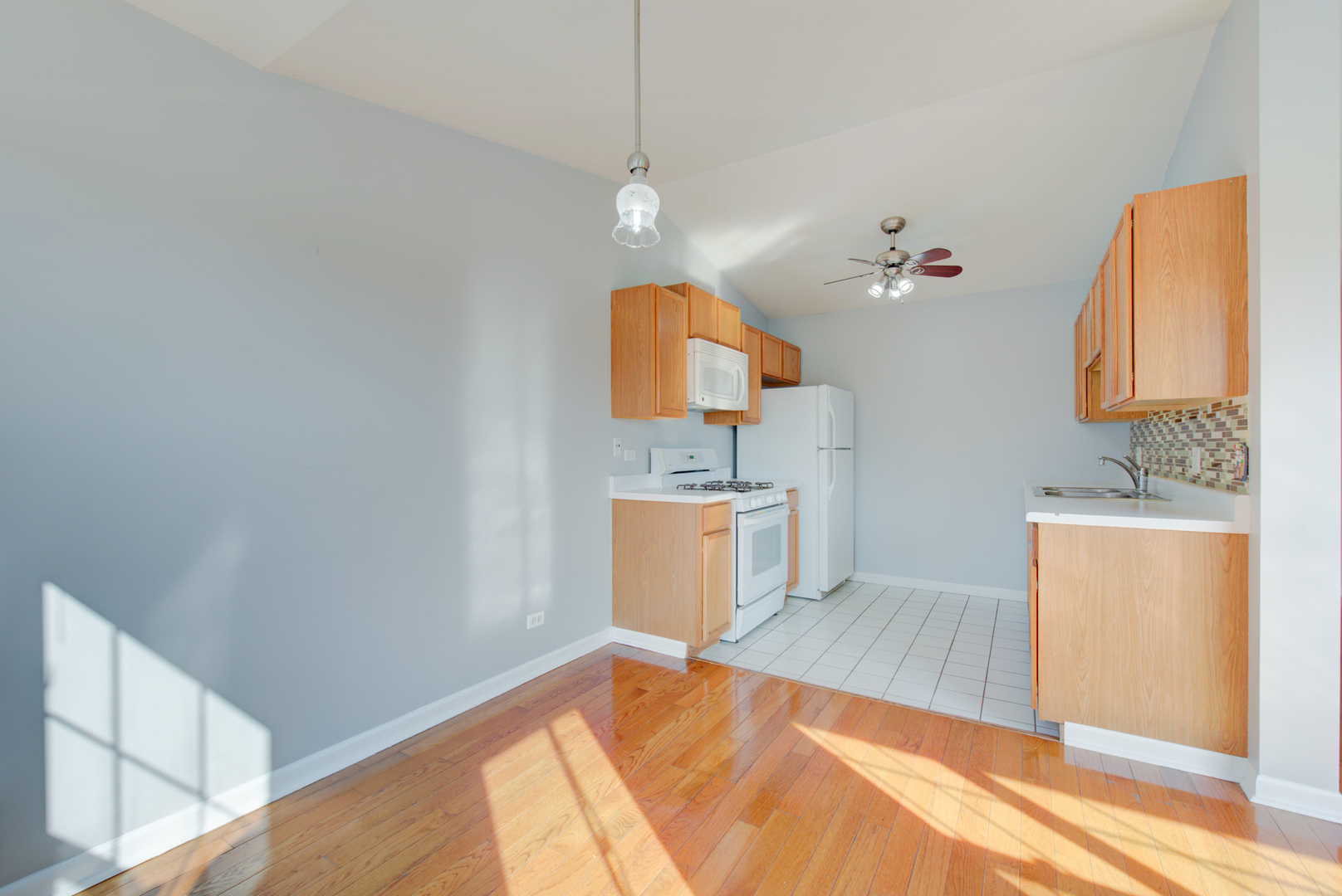 974 N Village Drive #4, Round Lake Beach, IL 60073