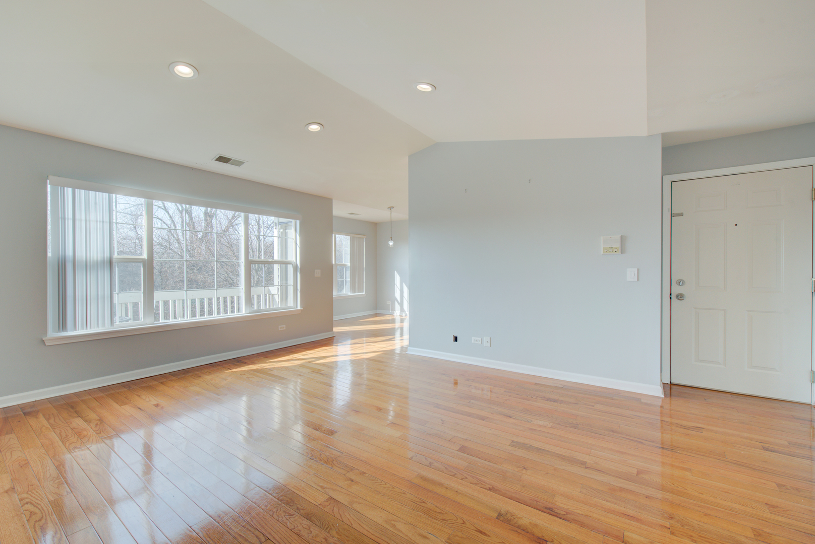 974 N Village Drive #4, Round Lake Beach, IL 60073