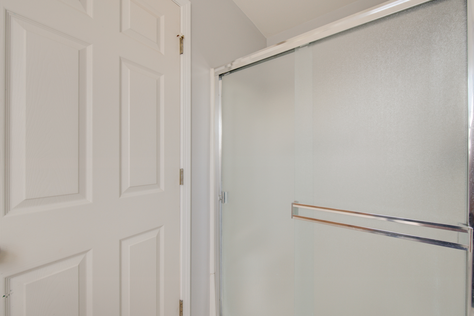 974 N Village Drive #4, Round Lake Beach, IL 60073