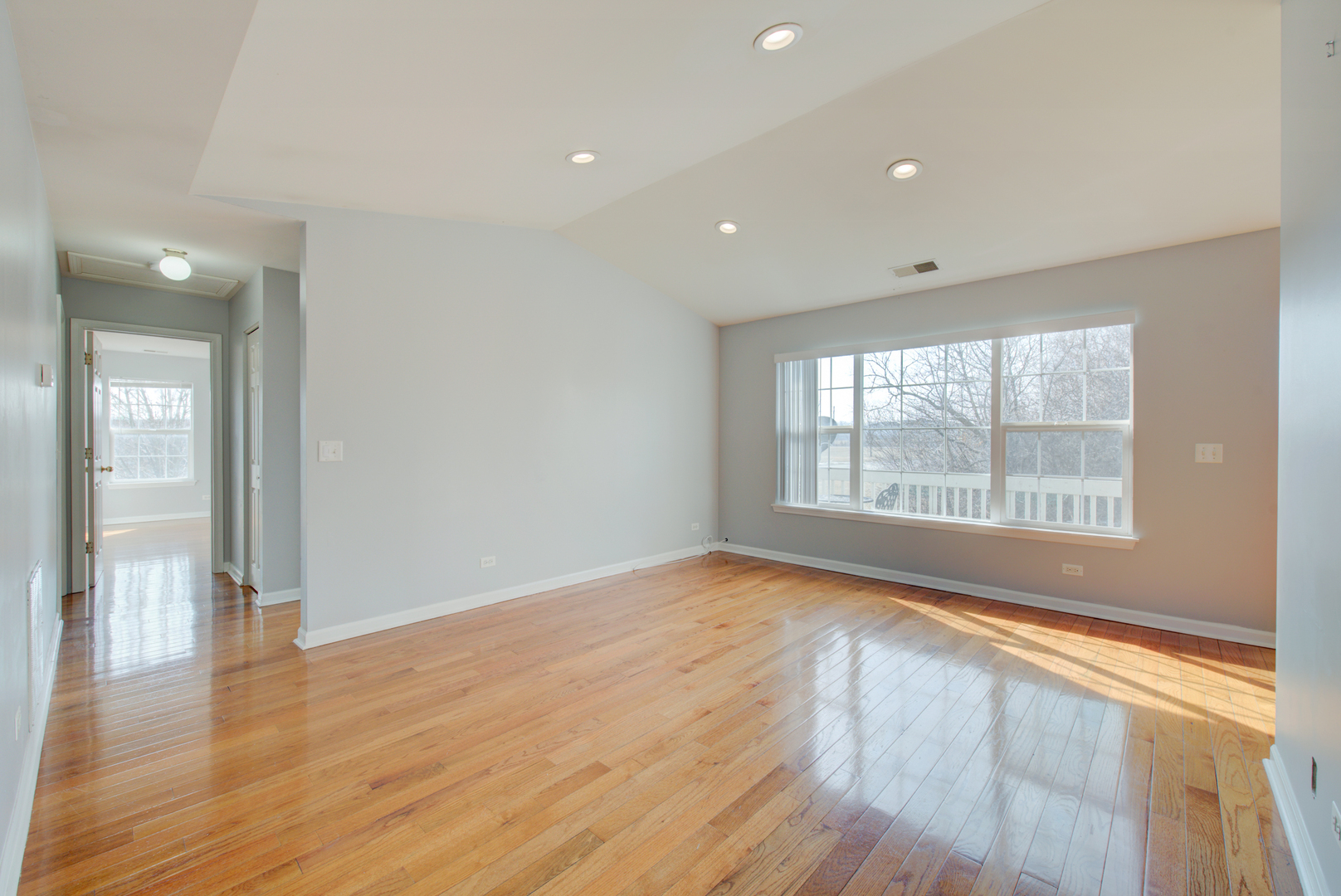 974 N Village Drive #4, Round Lake Beach, IL 60073