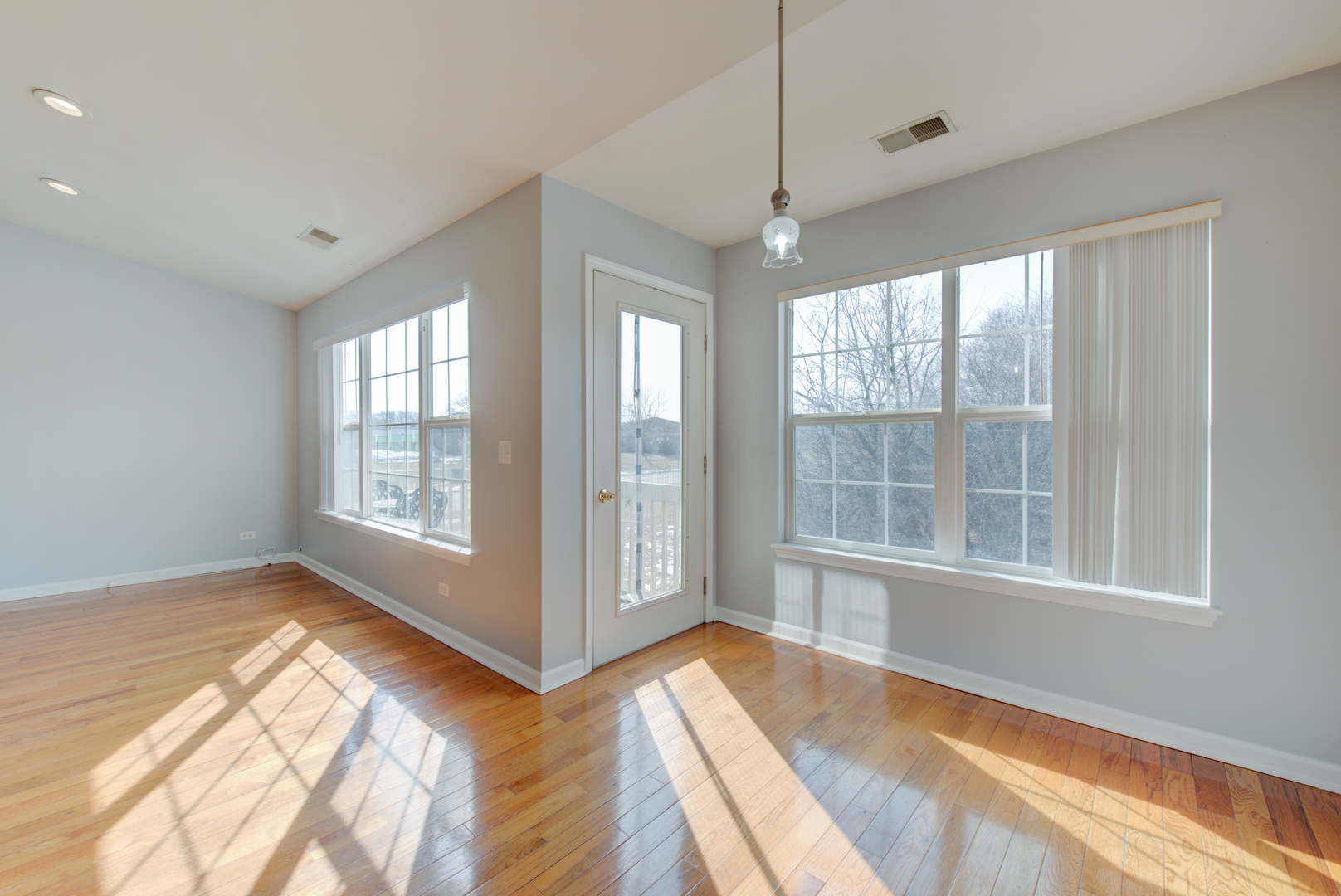 974 N Village Drive #4, Round Lake Beach, IL 60073