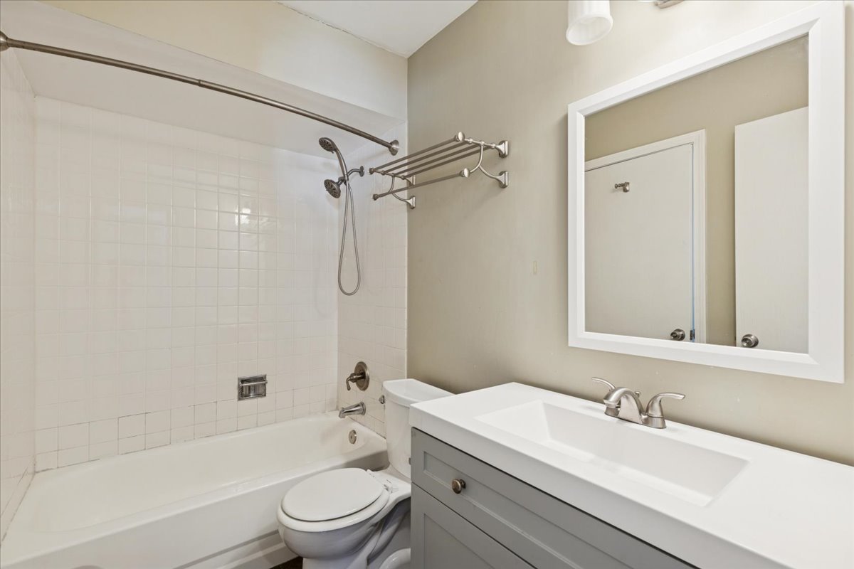 1142 Inverrary Lane #D-86, Deerfield, IL 60015