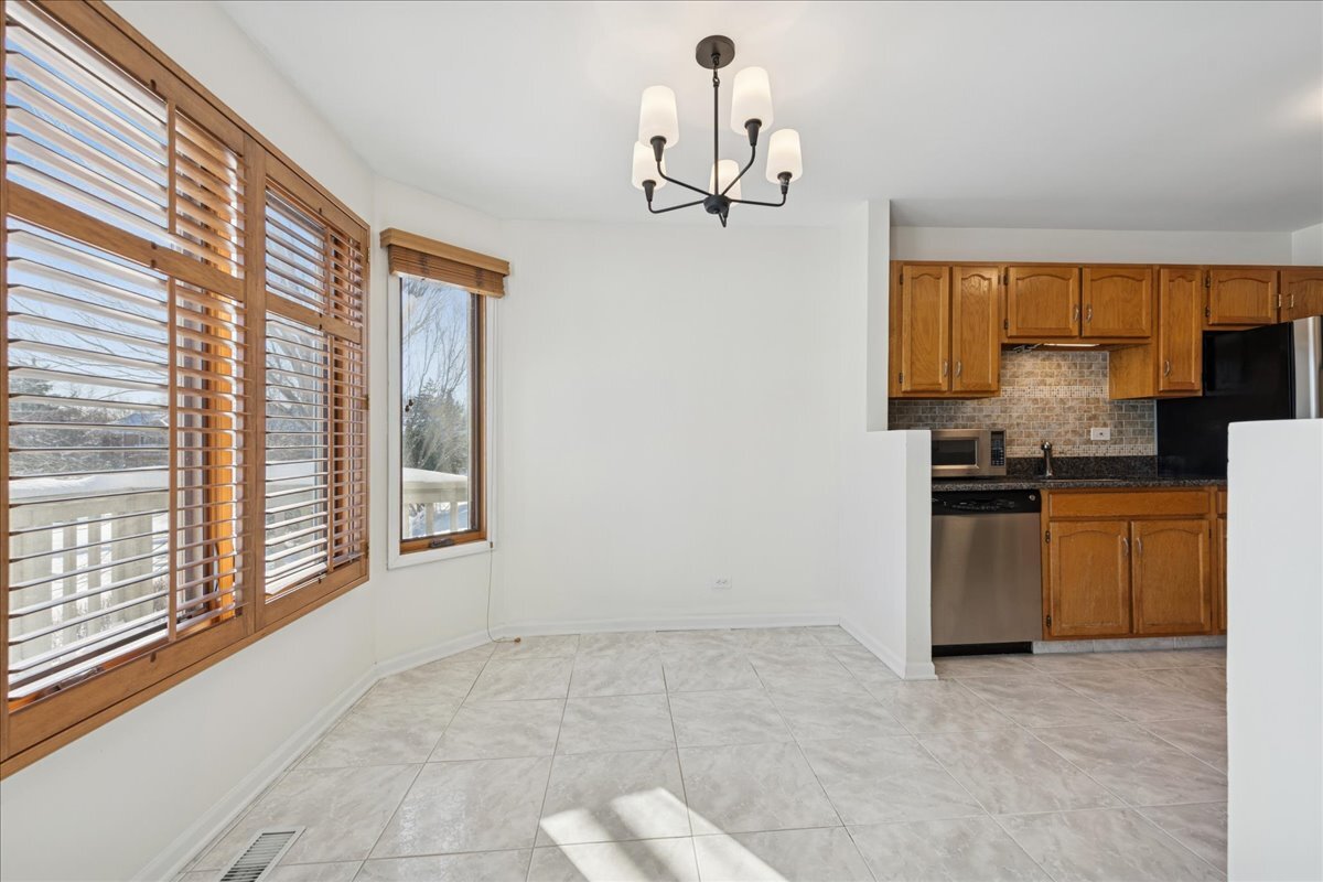 1810 Fox Run Drive #C, Elk Grove Village, IL 60007