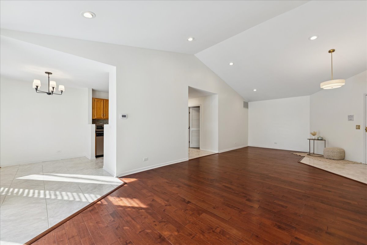 1810 Fox Run Drive #C, Elk Grove Village, IL 60007