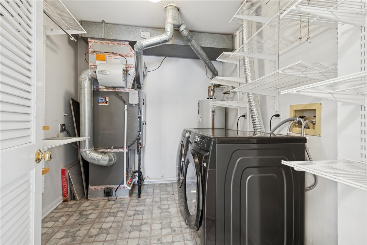 1810 Fox Run Drive #C, Elk Grove Village, IL 60007