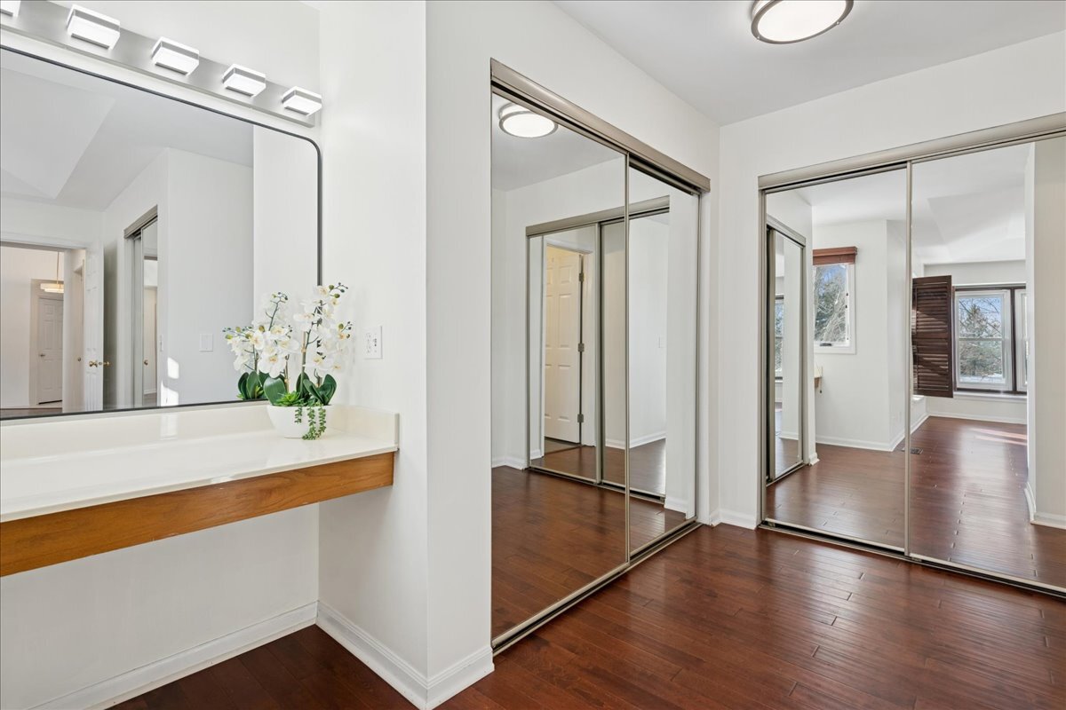 1810 Fox Run Drive #C, Elk Grove Village, IL 60007