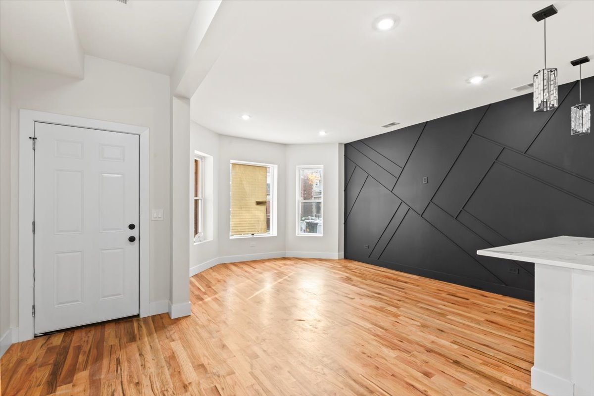 6128 S Rhodes Avenue #1, Chicago, IL 60637