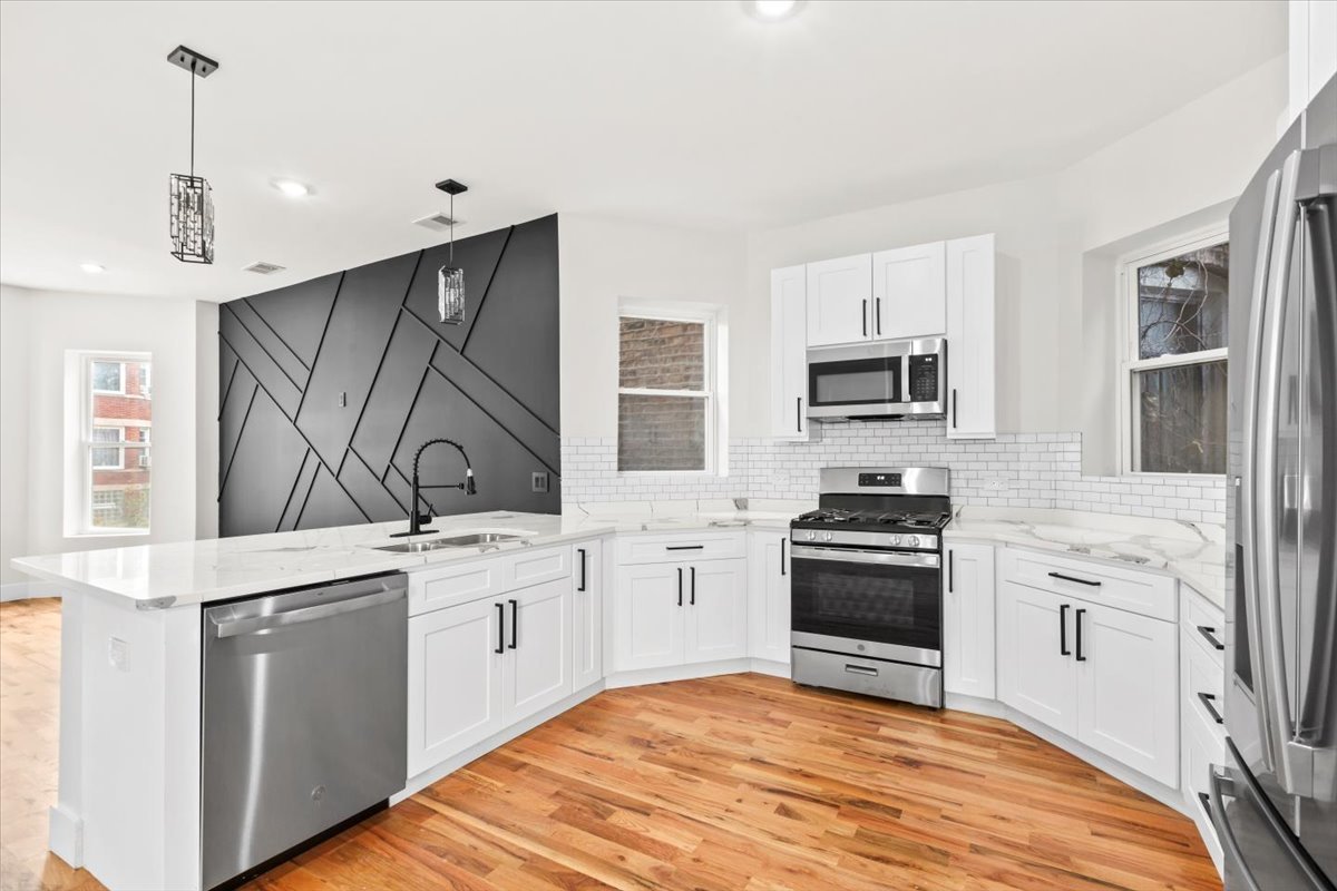 6128 S Rhodes Avenue #1, Chicago, IL 60637