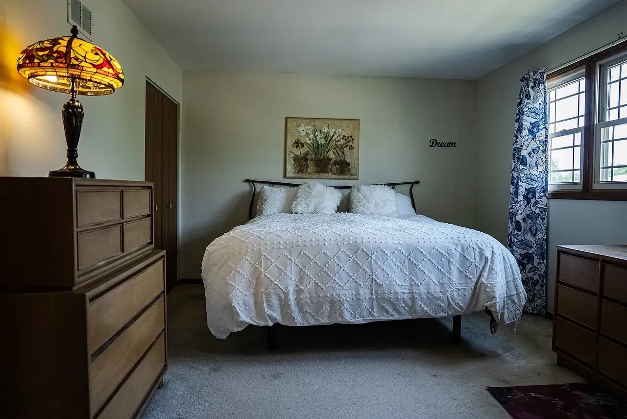 17001 93rd Avenue, Orland Hills, IL 60487