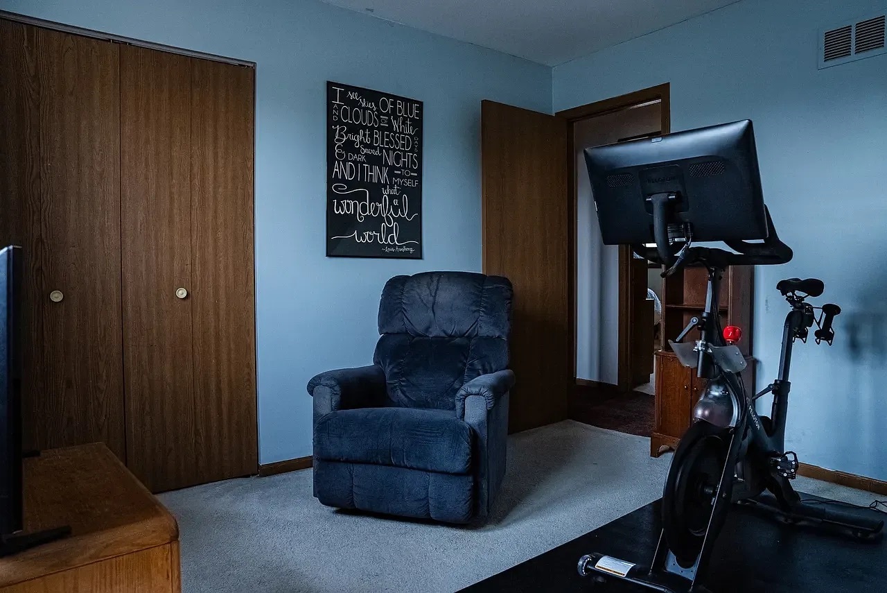 17001 93rd Avenue, Orland Hills, IL 60487