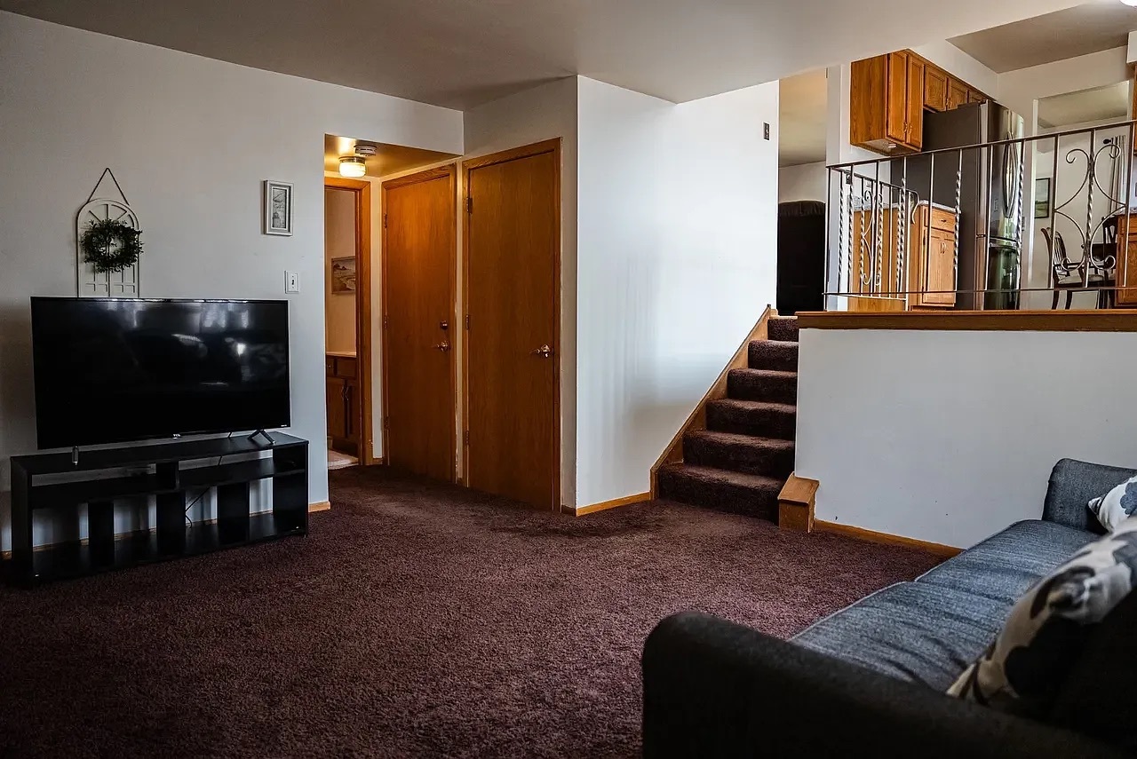 17001 93rd Avenue, Orland Hills, IL 60487