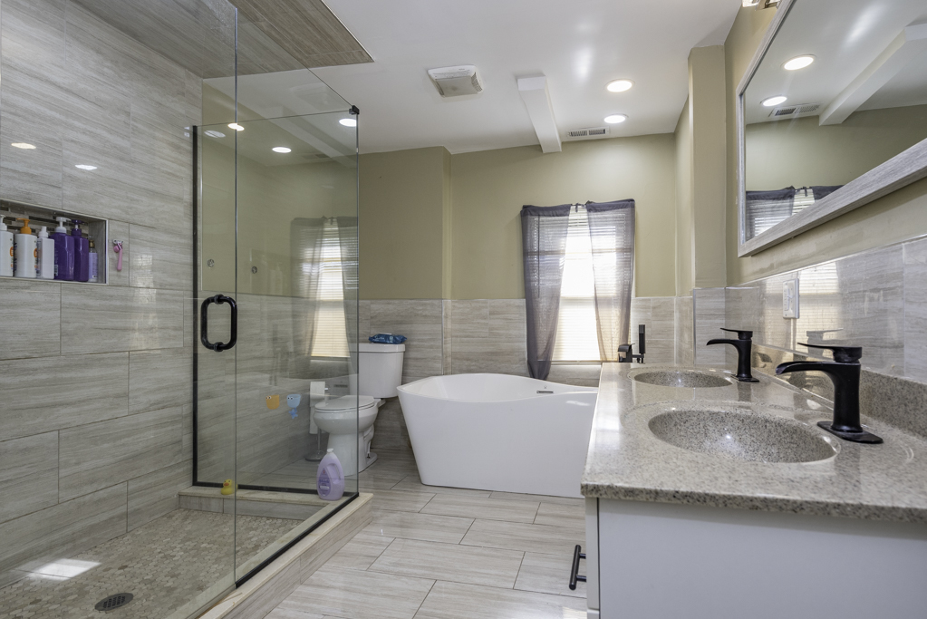 1700 Gideon Avenue, Zion, IL 60099