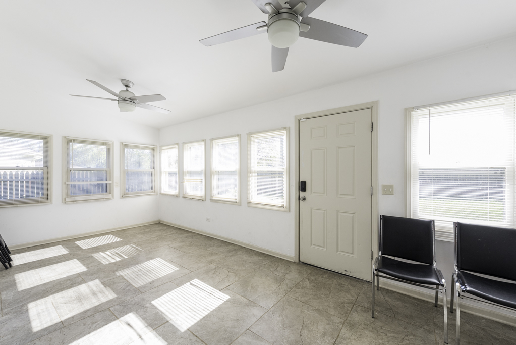 1700 Gideon Avenue, Zion, IL 60099