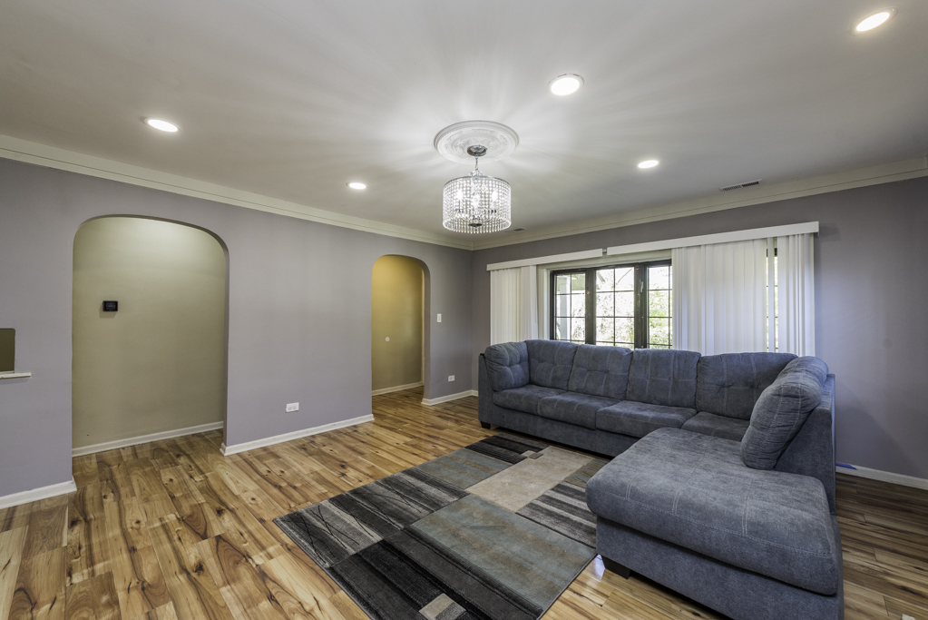 1700 Gideon Avenue, Zion, IL 60099