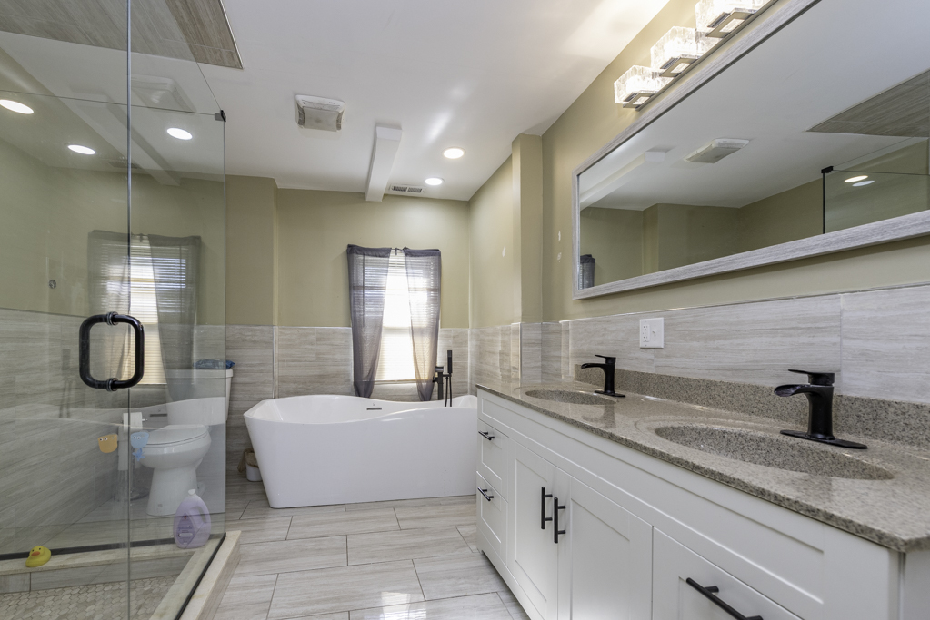 1700 Gideon Avenue, Zion, IL 60099