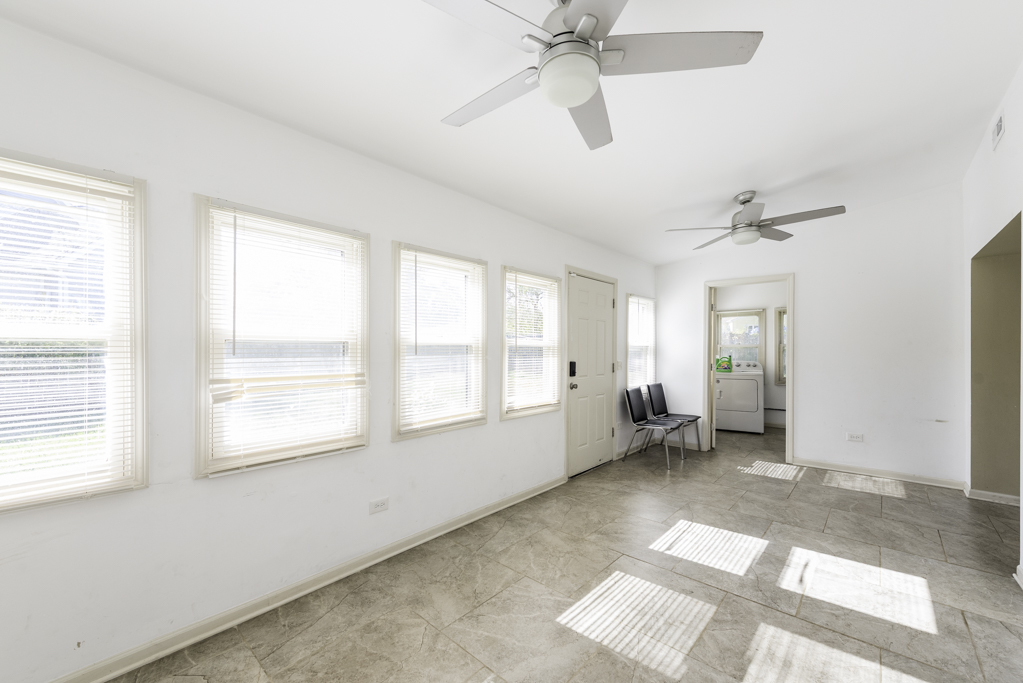 1700 Gideon Avenue, Zion, IL 60099