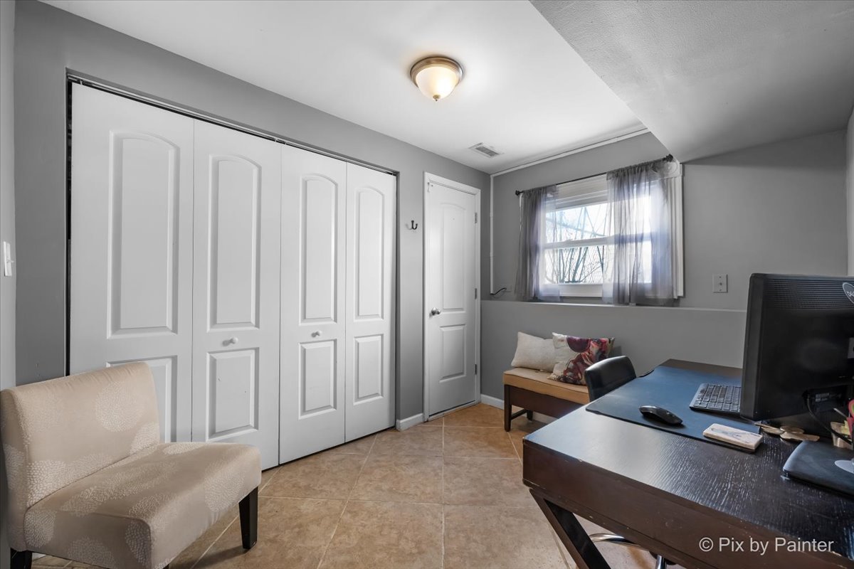 320 Homestead Drive, Bolingbrook, IL 60440