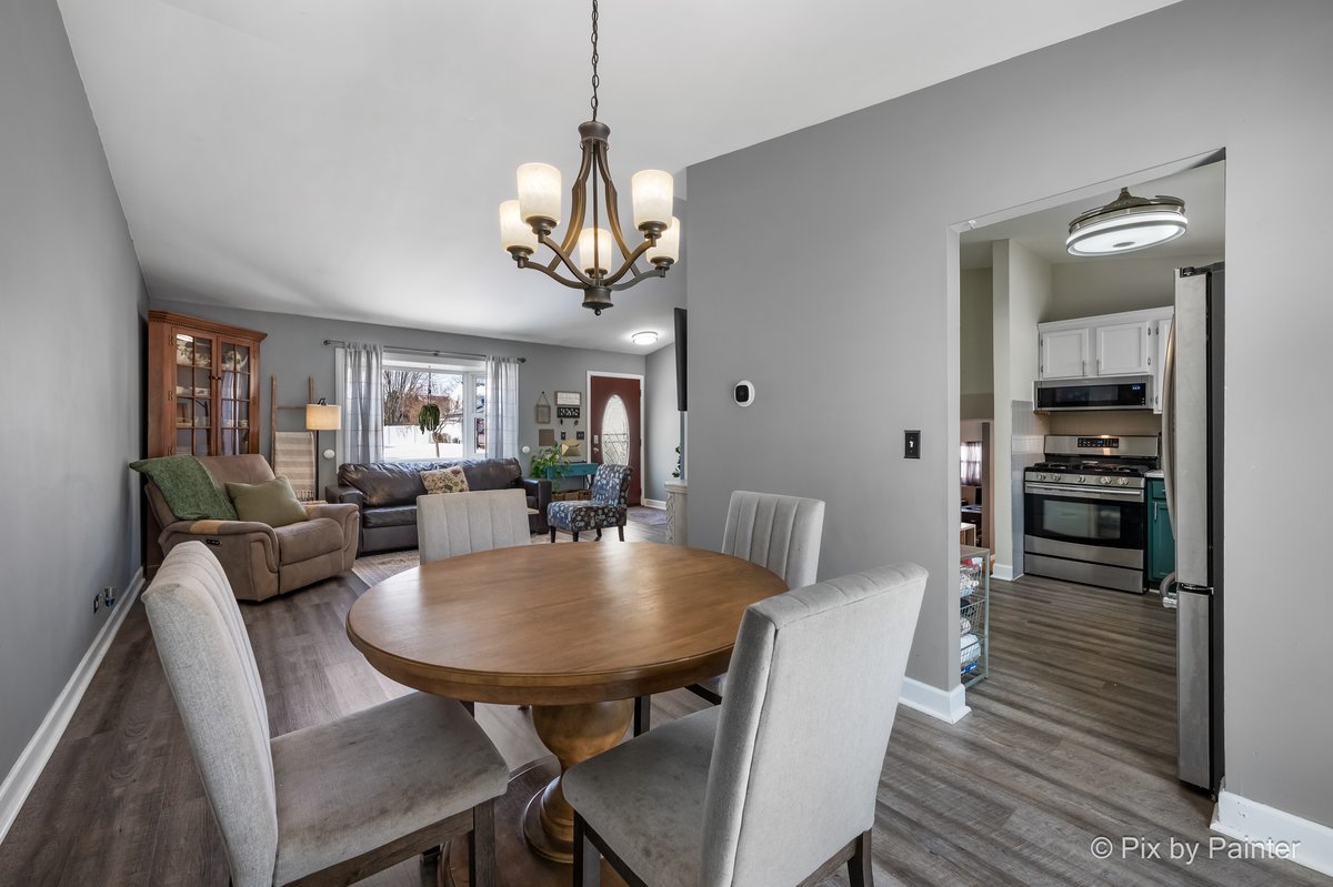 320 Homestead Drive, Bolingbrook, IL 60440