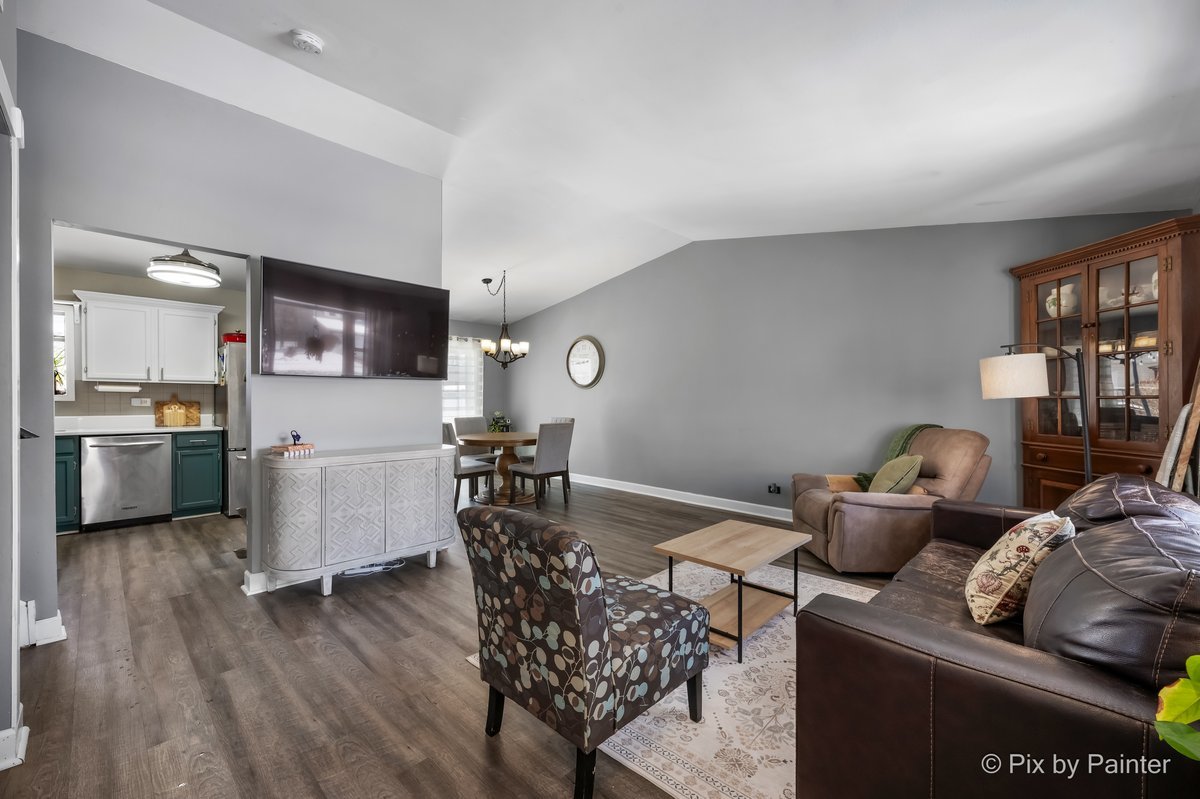 320 Homestead Drive, Bolingbrook, IL 60440