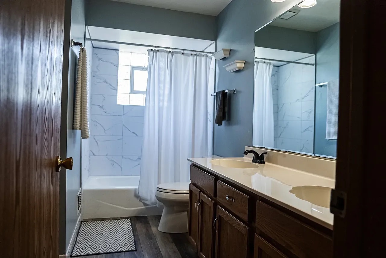 17001 93rd Avenue, Orland Hills, IL 60487