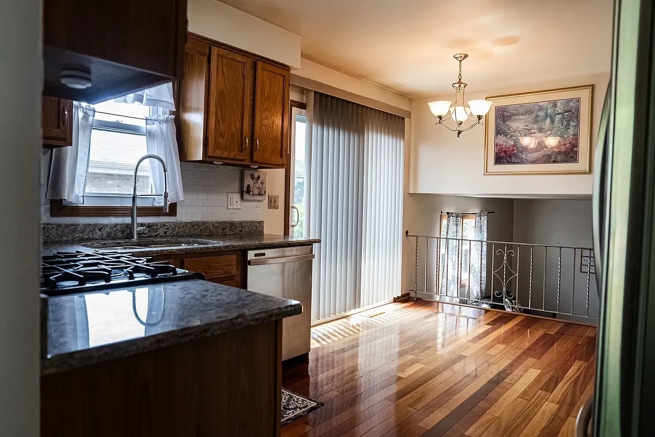 17001 93rd Avenue, Orland Hills, IL 60487