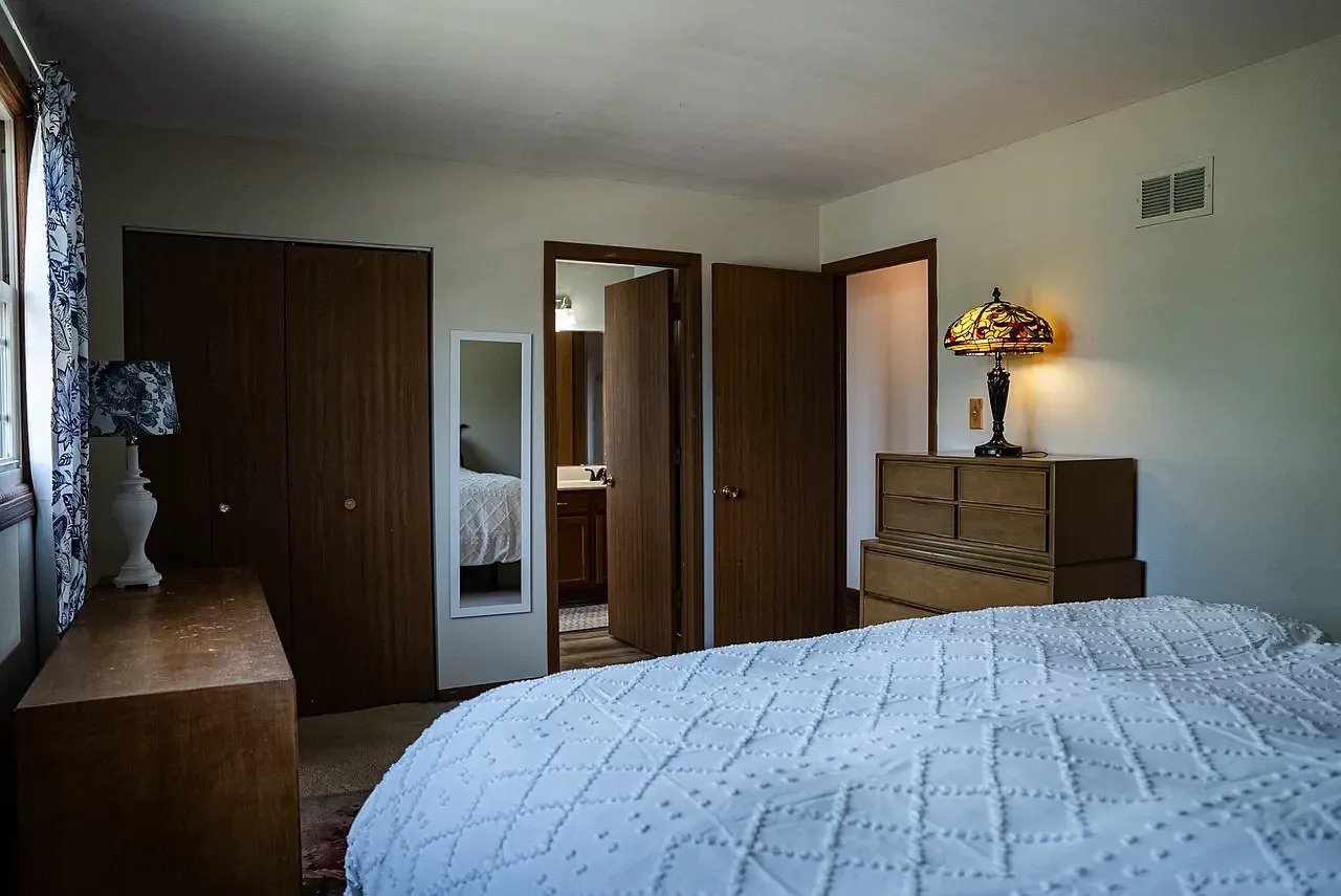 17001 93rd Avenue, Orland Hills, IL 60487