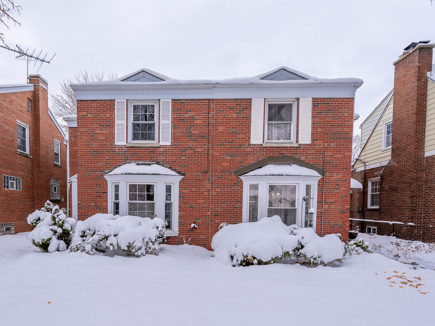 6704 Trumbull Avenue, Lincolnwood, IL 60712