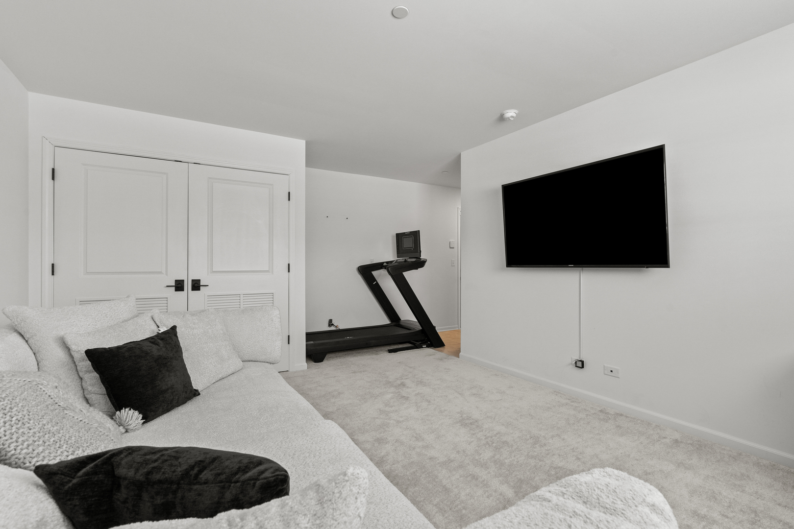 30W158 Wheeler Circle, Warrenville, IL 60563