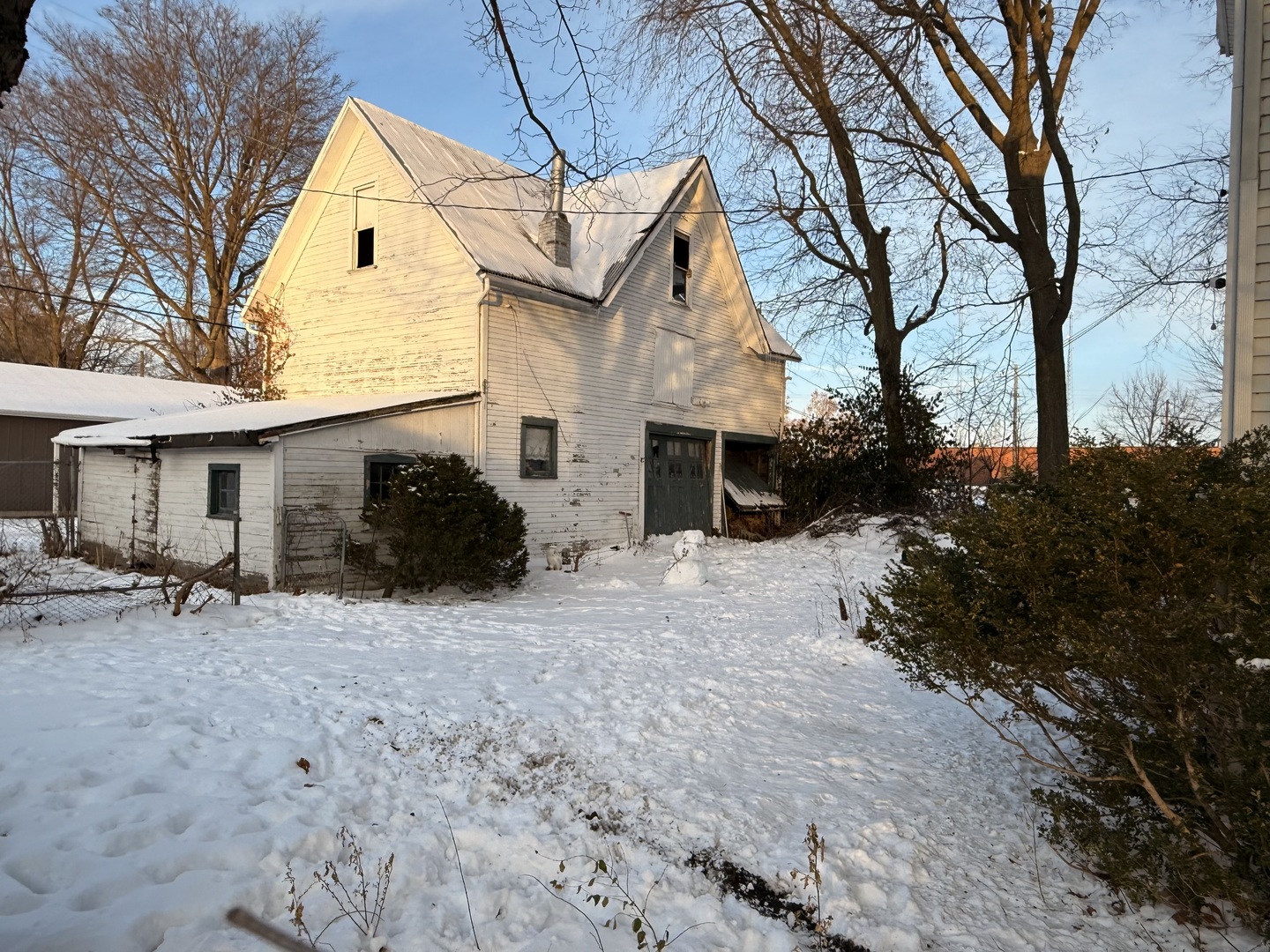 319 W Washington Street, Clinton, IL 61727