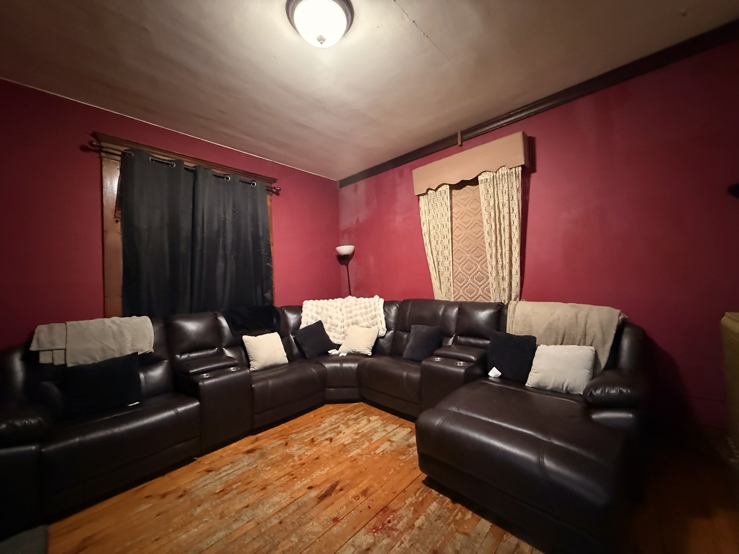 319 W Washington Street, Clinton, IL 61727