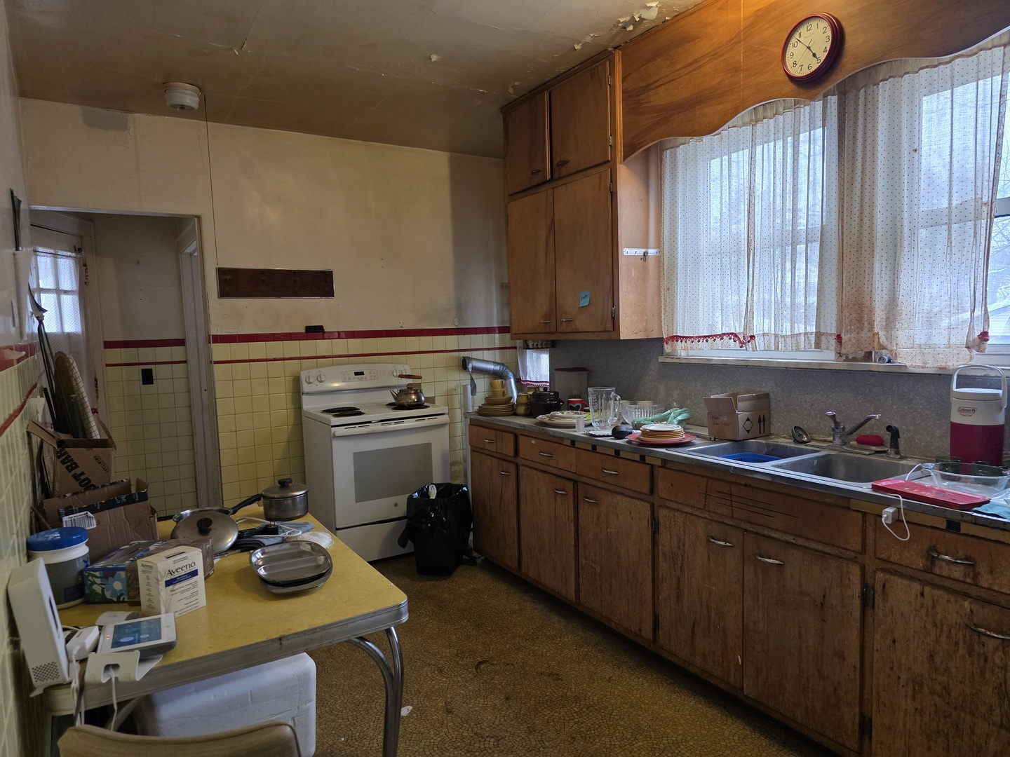 1525 North Avenue, Waukegan, IL 60085