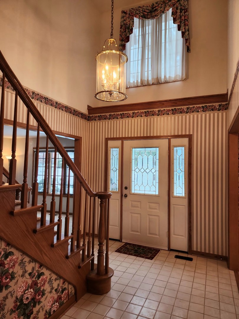 6808 Scotch Pine Trail, Darien, IL 60561