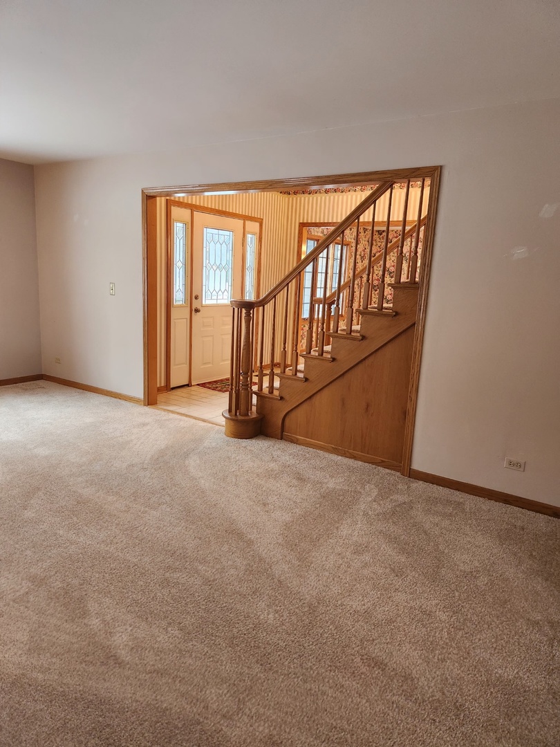 6808 Scotch Pine Trail, Darien, IL 60561