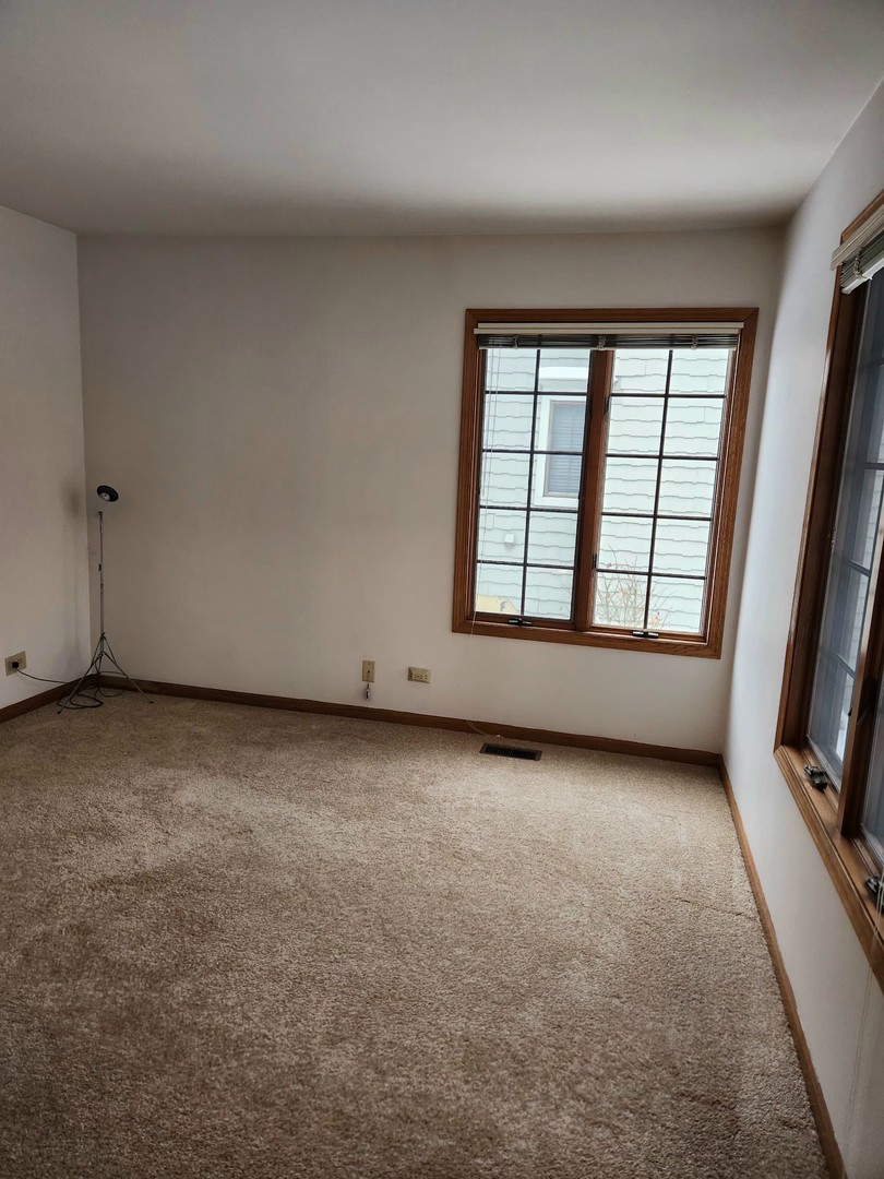 6808 Scotch Pine Trail, Darien, IL 60561