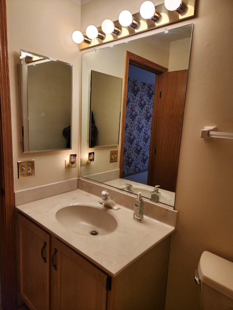 6808 Scotch Pine Trail, Darien, IL 60561