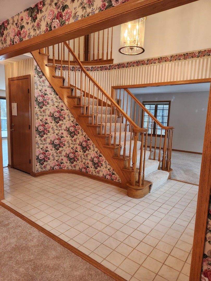 6808 Scotch Pine Trail, Darien, IL 60561