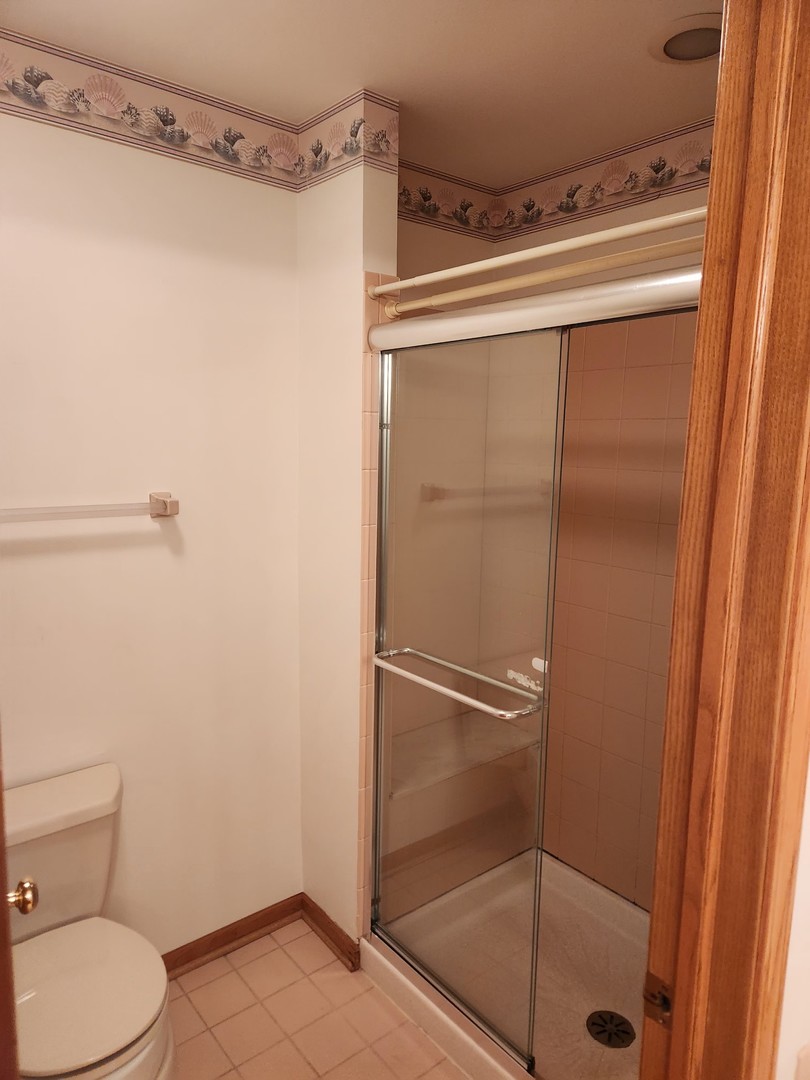 6808 Scotch Pine Trail, Darien, IL 60561