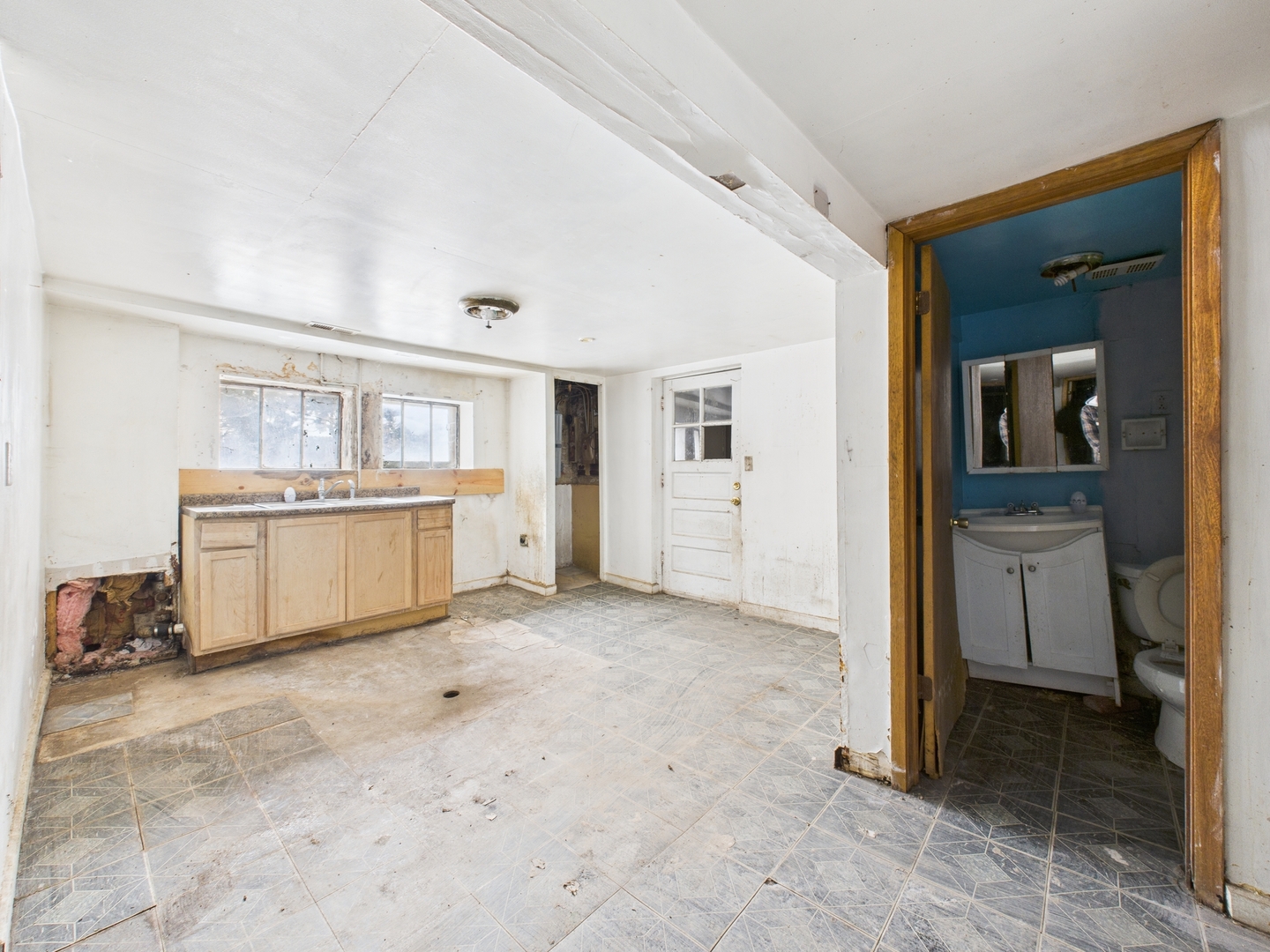 2001 S 11th Avenue, Maywood, IL 60153