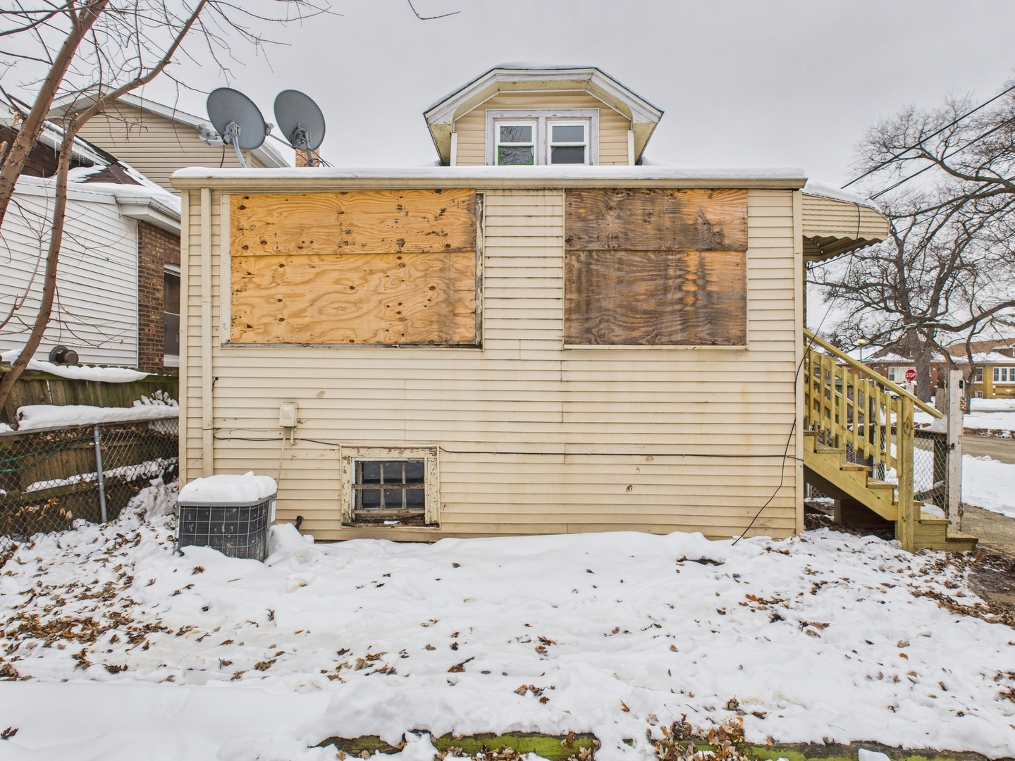 2001 S 11th Avenue, Maywood, IL 60153