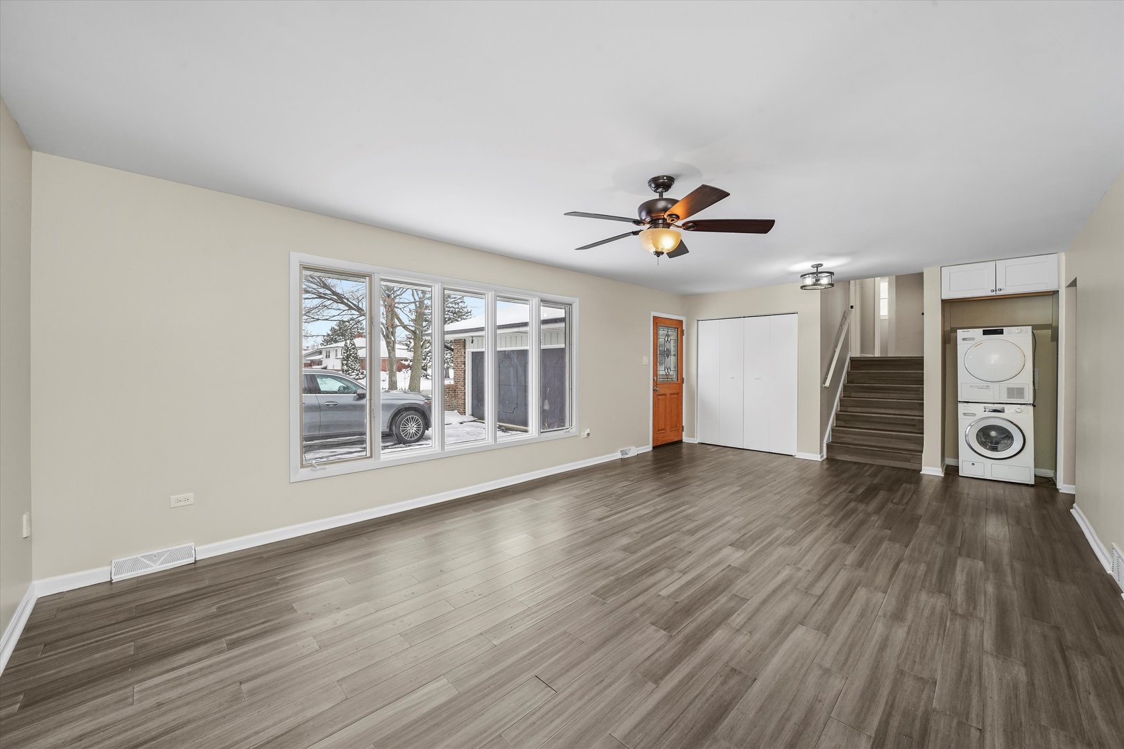 8939 Melvina Avenue, Oak Lawn, IL 60453