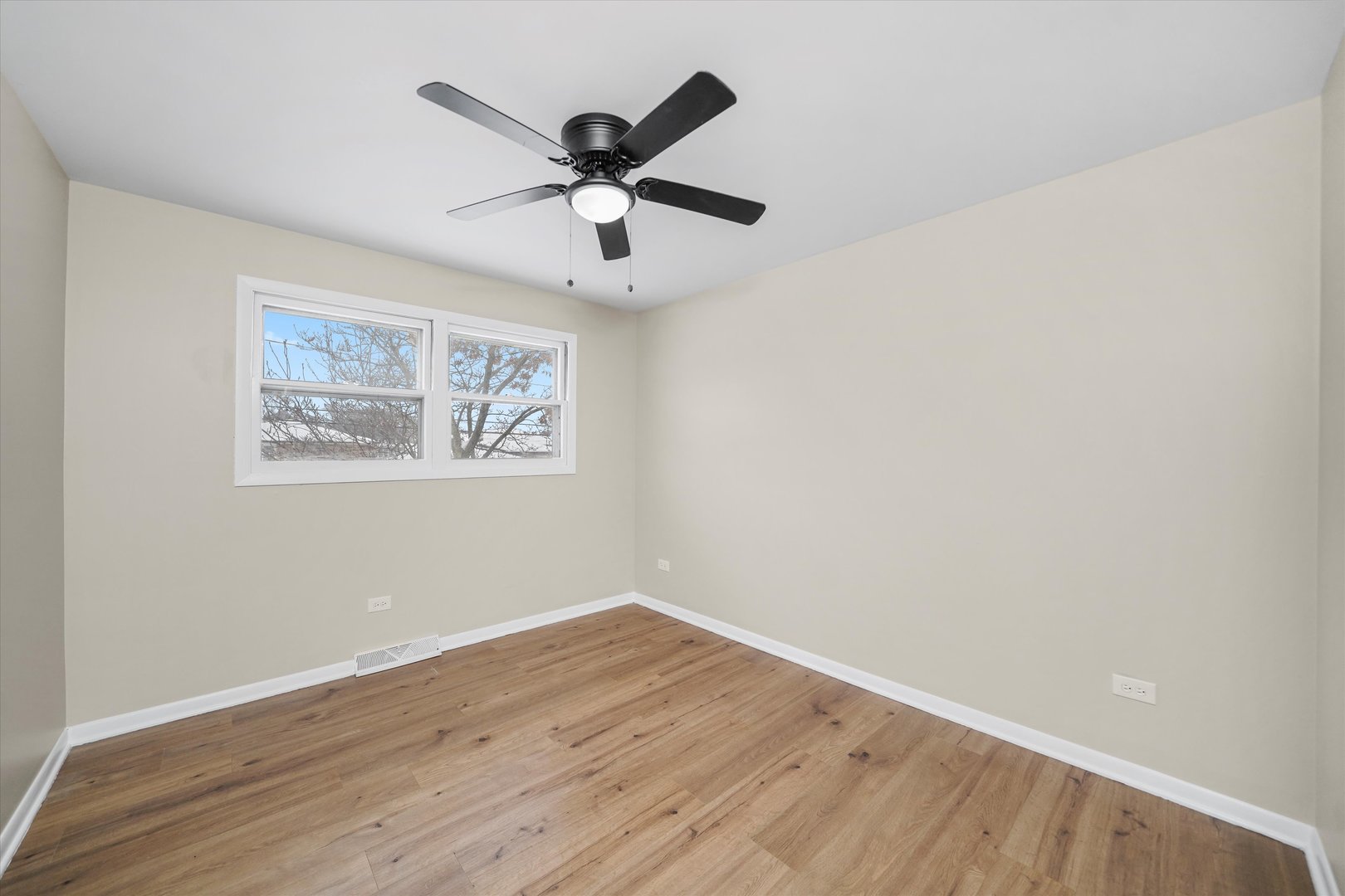 8939 Melvina Avenue, Oak Lawn, IL 60453