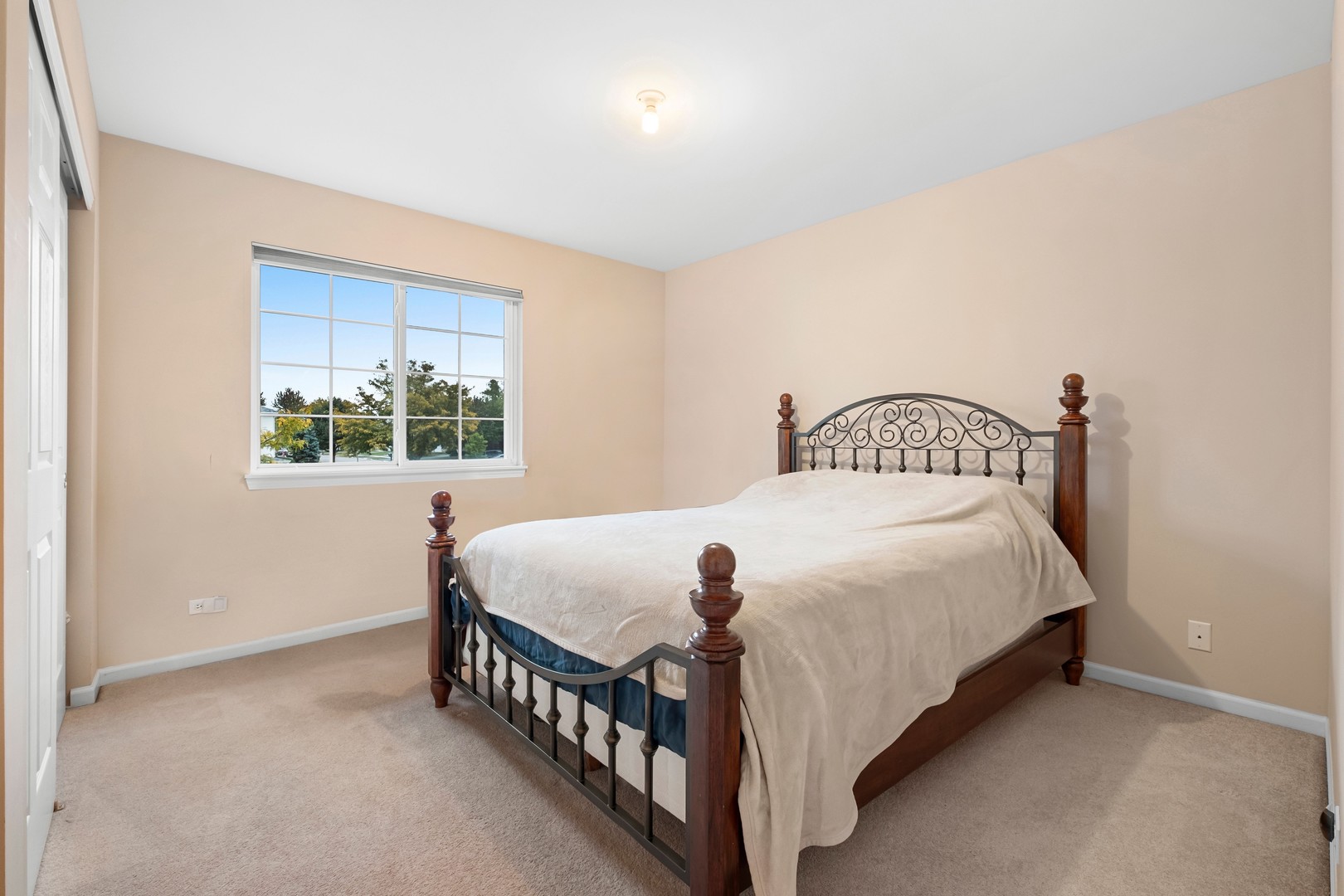 1300 Kettering Road, Mundelein, IL 60060