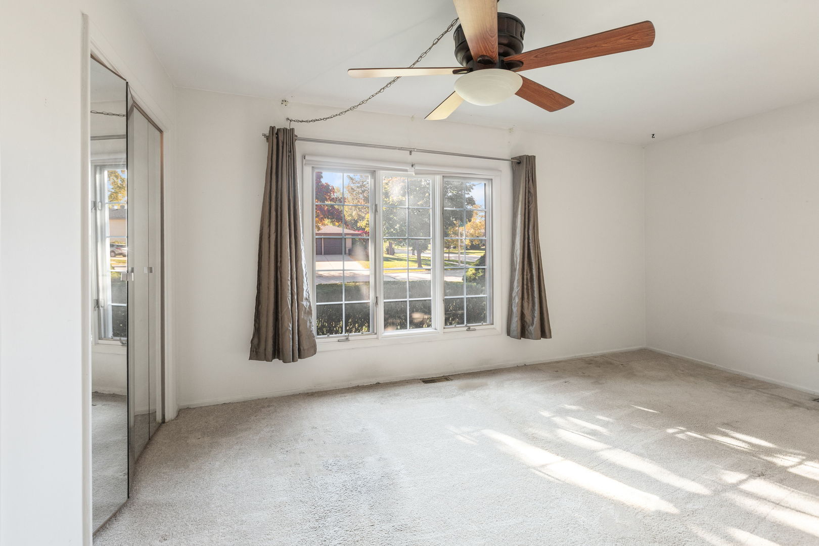 920 Eden Drive, Schaumburg, IL 60195