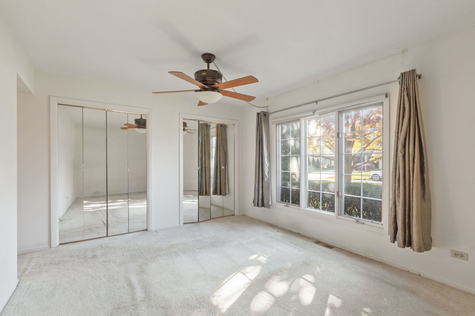 920 Eden Drive, Schaumburg, IL 60195