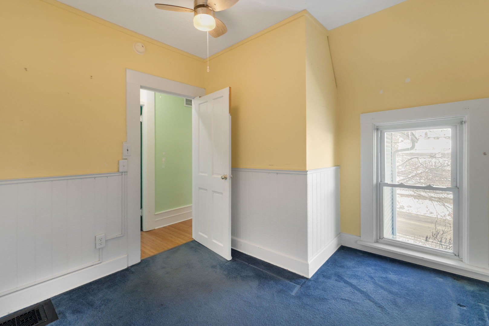 217 Henry Street, Elgin, IL 60120