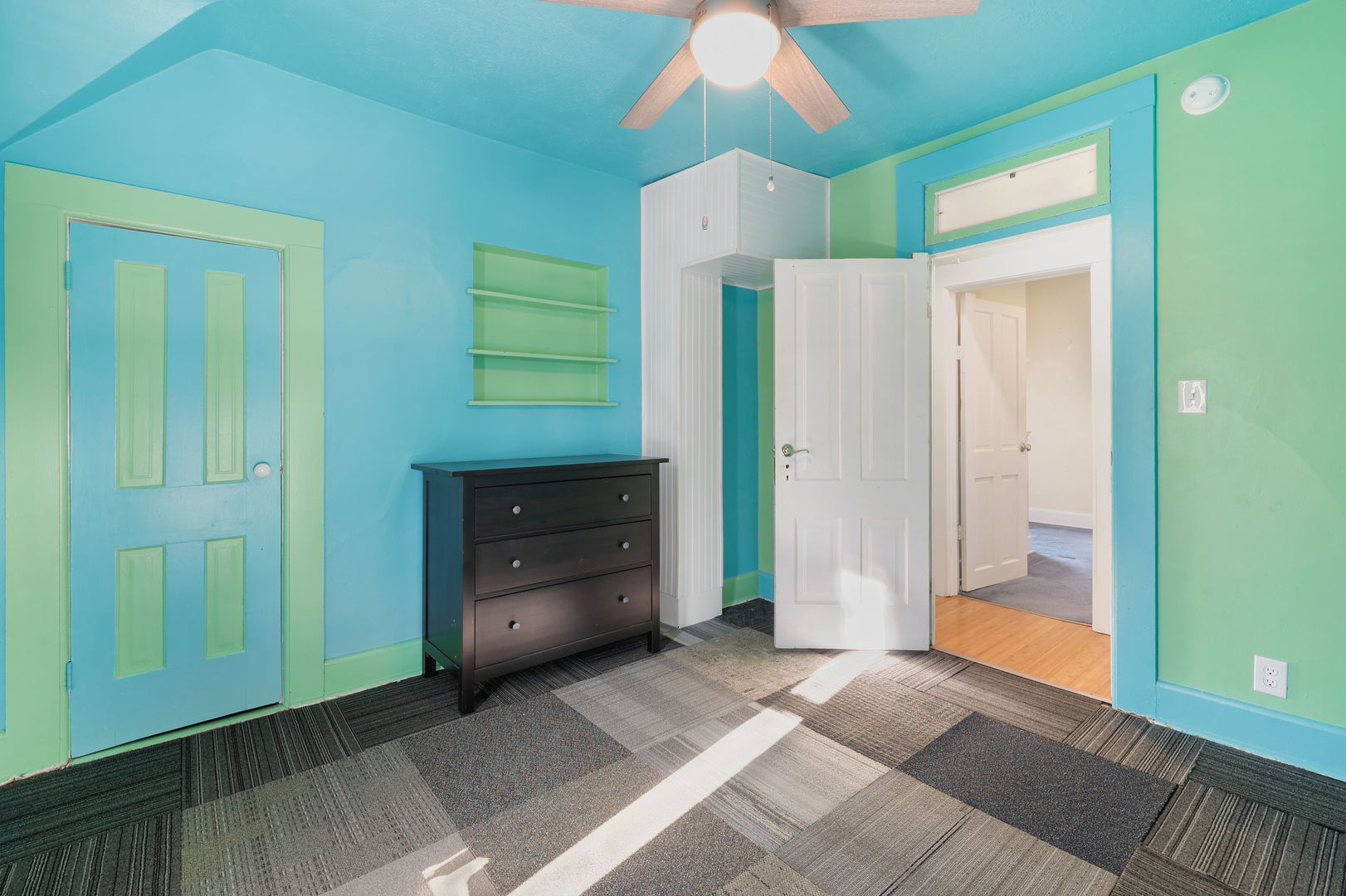 217 Henry Street, Elgin, IL 60120