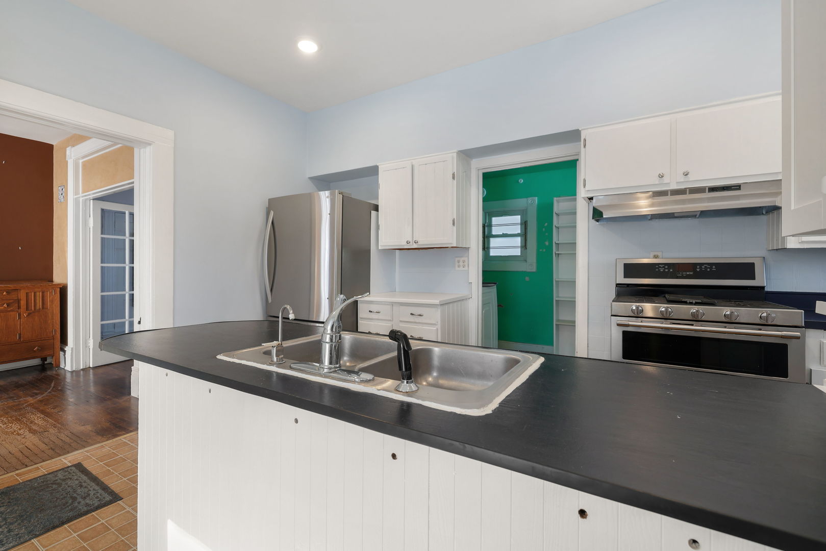 217 Henry Street, Elgin, IL 60120