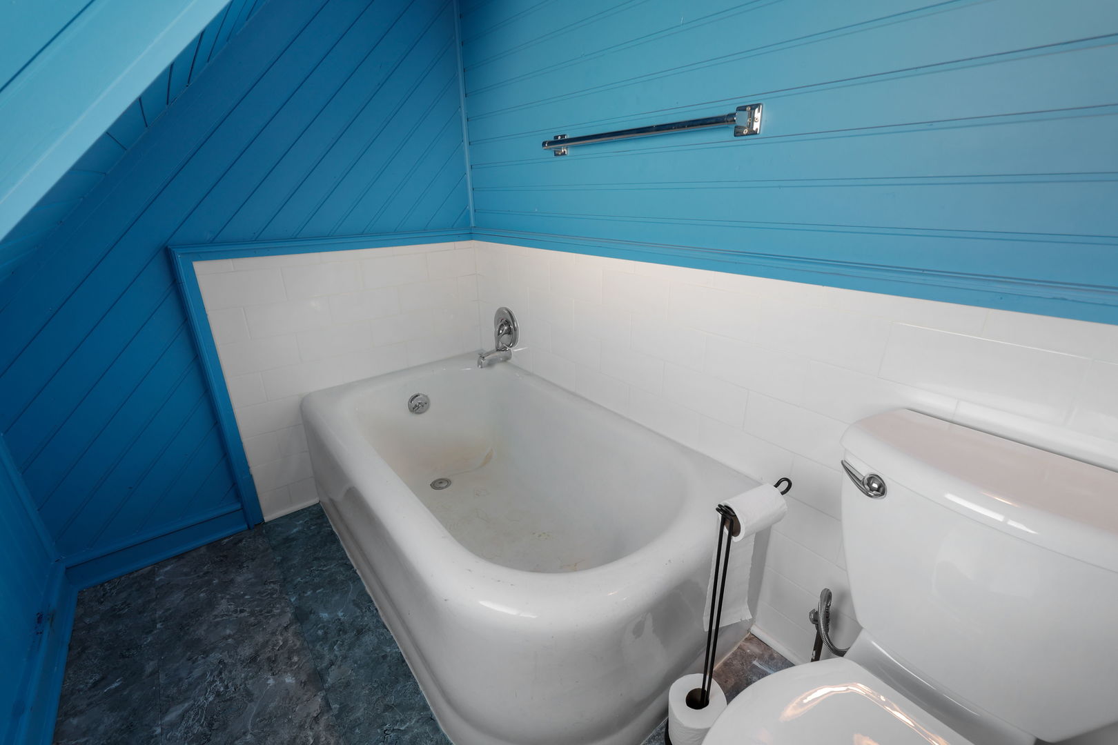 217 Henry Street, Elgin, IL 60120