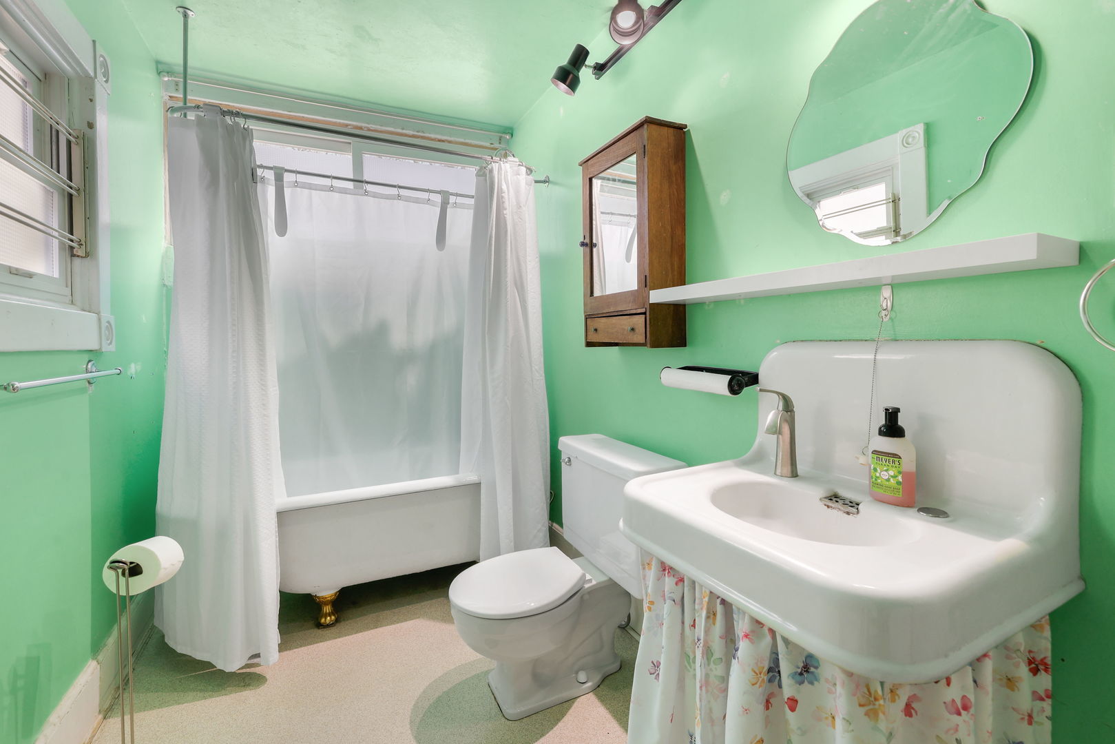 217 Henry Street, Elgin, IL 60120